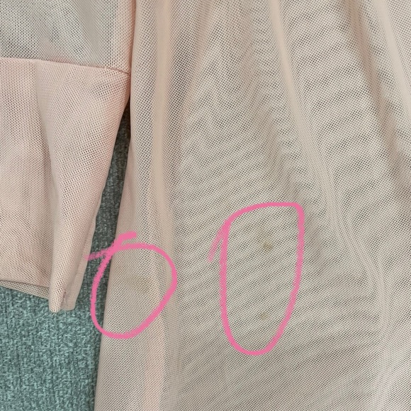 Plunging pink crop top with bell sleeves and lace detail - Picture 3 of 3